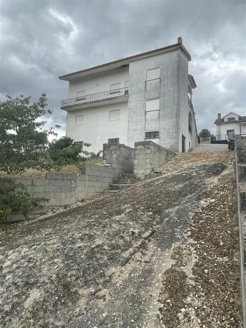 Moradia T3 para Venda em Nespereira