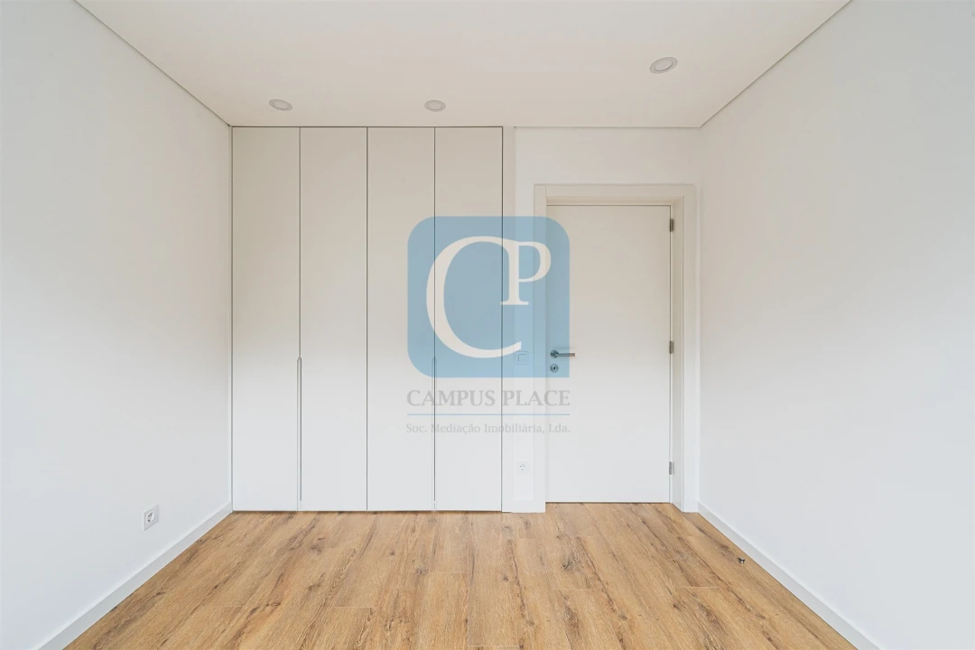 Apartamento T1 para Arrendamento em Pedrouços Foto 8