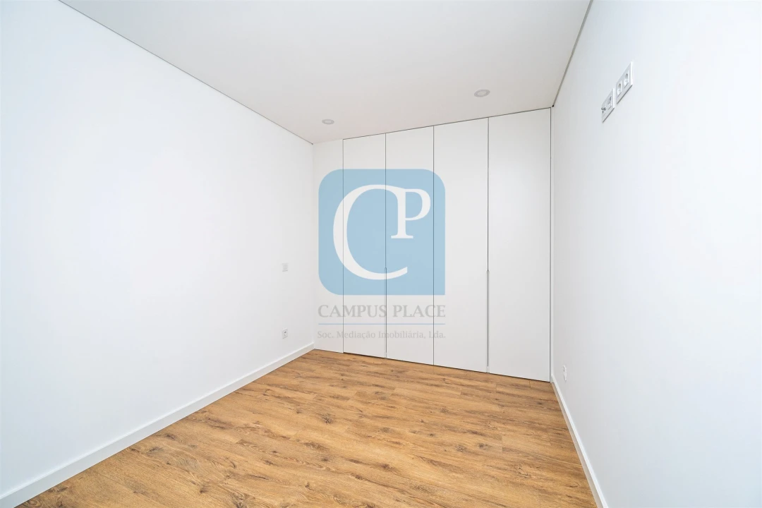 Apartamento T1 para Arrendamento em Pedrouços Foto 11