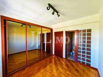 Apartamento T2 para Arrendamento em Marvila
