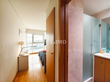 Apartamento T2 para Arrendamento em Parque das Nações
