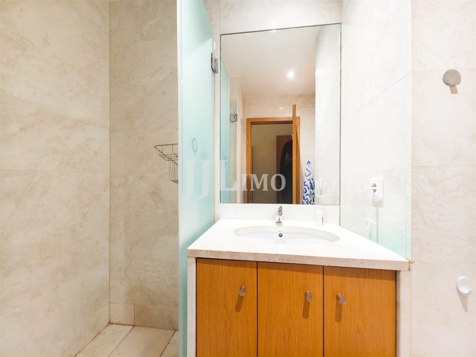 Apartamento T2 para Arrendamento em Parque das Nações Foto 16