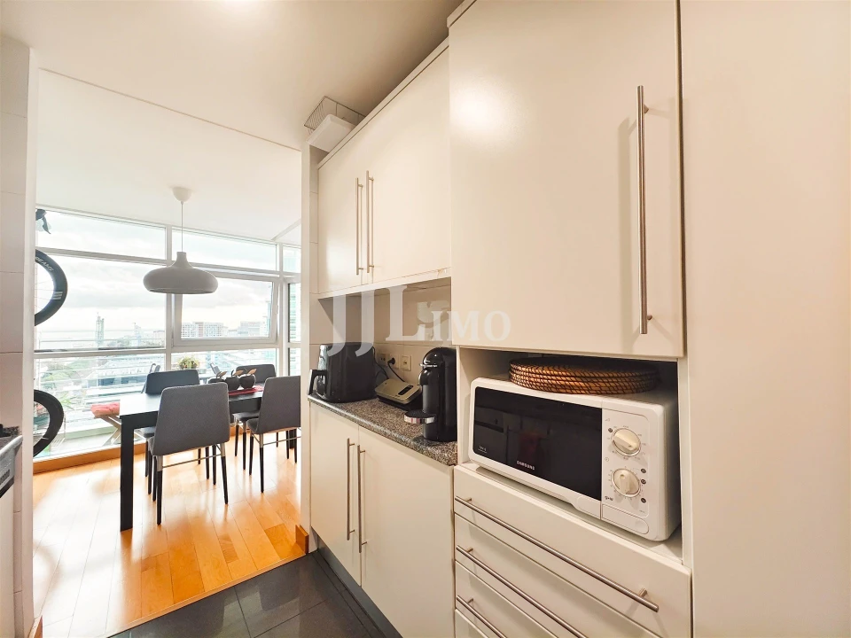 Apartamento T2 para Arrendamento em Parque das Nações Foto 8