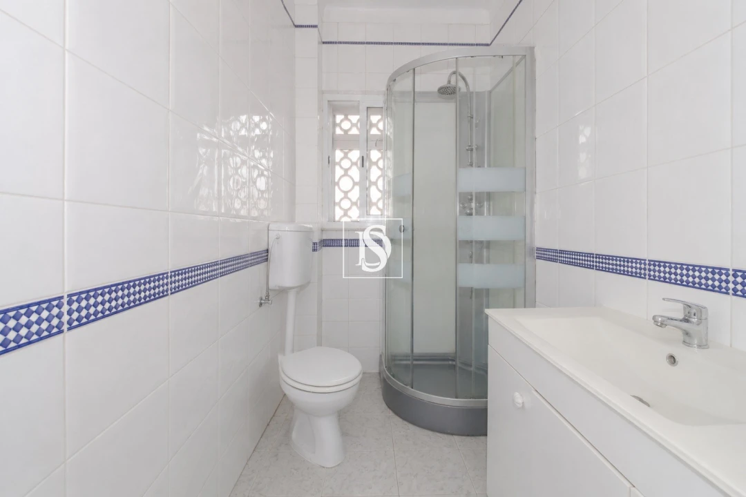 Apartamento T1 para Venda em Alvalade Foto 19