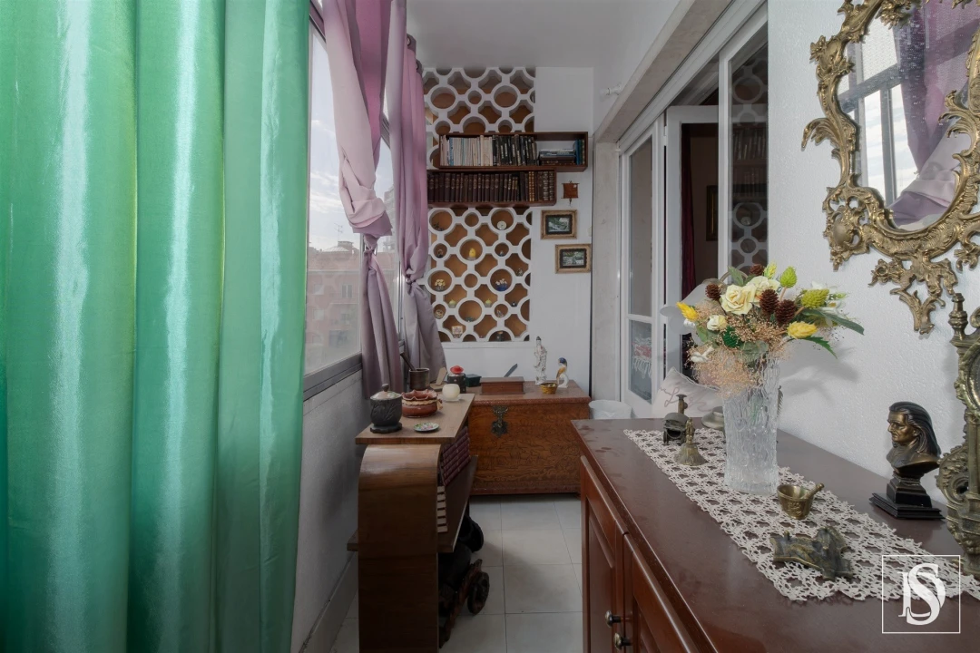 Apartamento T1 para Venda em Alvalade Foto 5