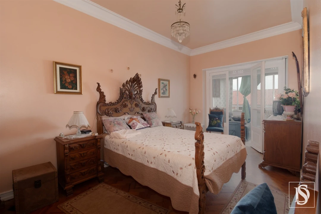 Apartamento T1 para Venda em Alvalade Foto 3