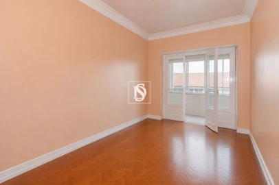 Apartamento T1 para Venda em Alvalade