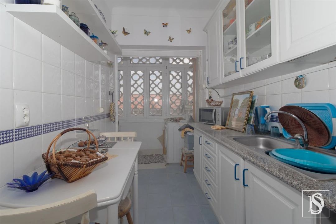 Apartamento T1 para Venda em Alvalade Foto 8