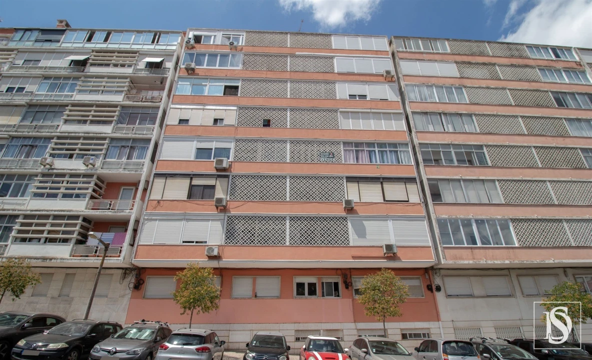 Apartamento T1 para Venda em Alvalade Foto 13