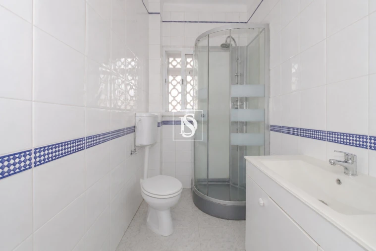 Apartamento T1 para Venda em Alvalade Foto 19