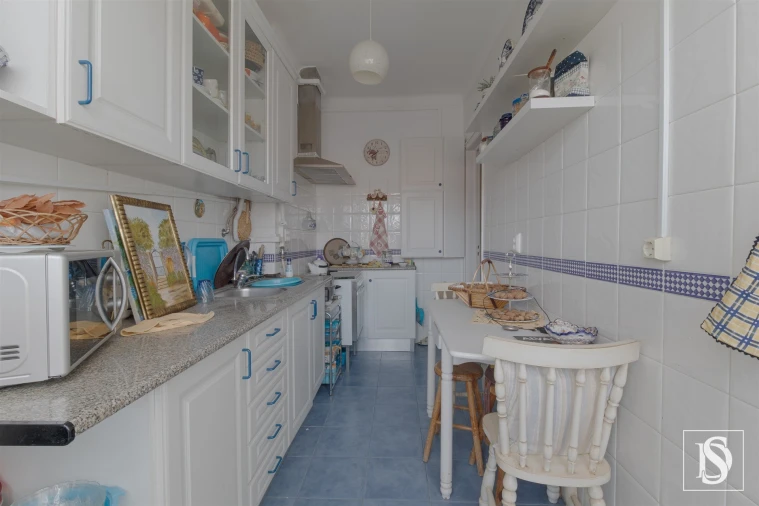 Apartamento T1 para Venda em Alvalade Foto 9
