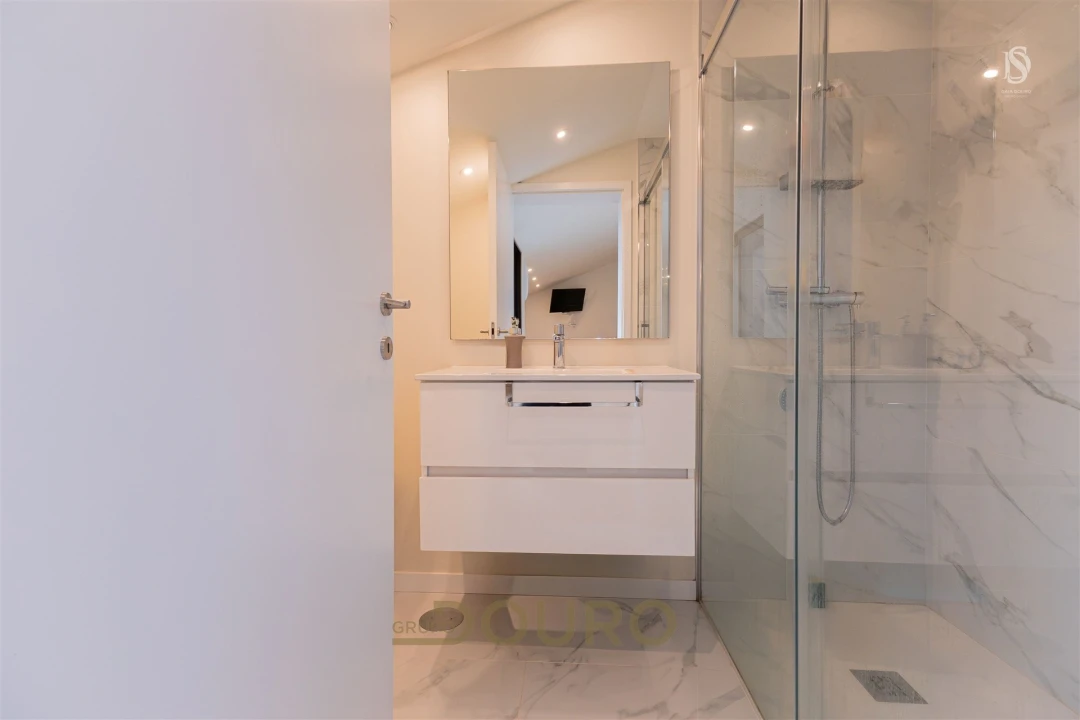 Apartamento T3 para Venda em Sandim, Olival, Lever e Crestuma Foto 7