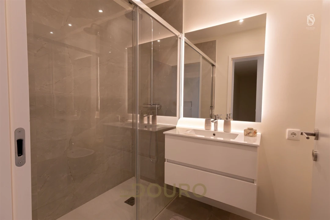 Apartamento T3 para Venda em Sandim, Olival, Lever e Crestuma Foto 8
