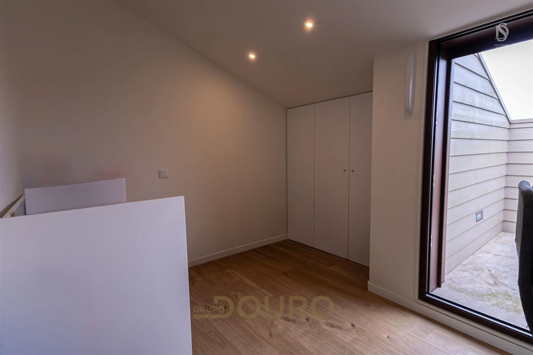 Apartamento T3 para Venda em Sandim, Olival, Lever e Crestuma Foto 11