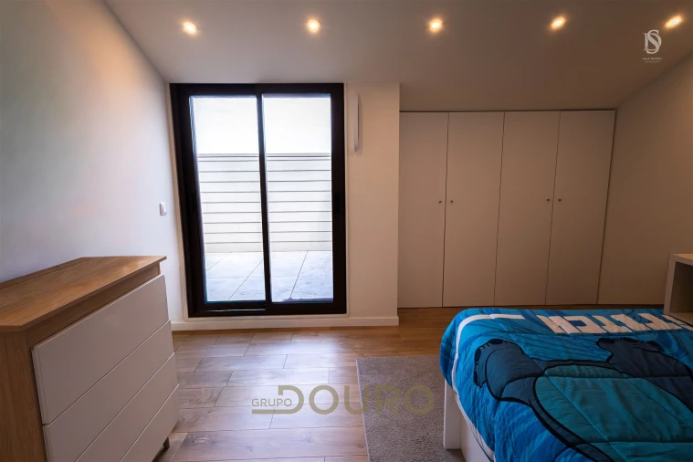 Apartamento T3 para Venda em Sandim, Olival, Lever e Crestuma Foto 12