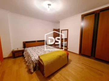 Moradia T3 para Venda em Moimenta da Beira