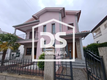 Moradia T3 para Venda em Moimenta da Beira