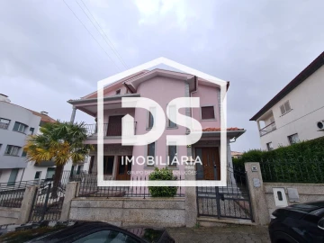 Moradia T3 para Venda em Moimenta da Beira