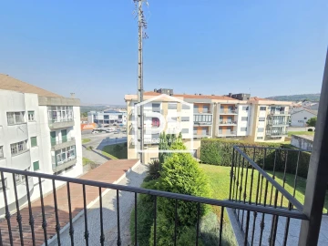 Moradia T3 para Venda em Moimenta da Beira