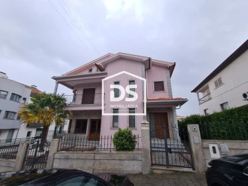 Moradia T3 para Venda em Moimenta da Beira