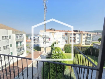 Moradia T3 para Venda em Moimenta da Beira