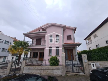 Moradia T3 para Venda em Moimenta da Beira