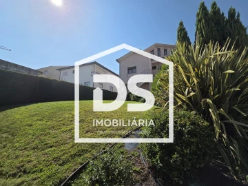 Moradia T3 para Venda em Moimenta da Beira