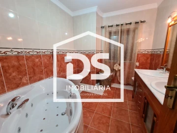 Moradia T3 para Venda em Moimenta da Beira