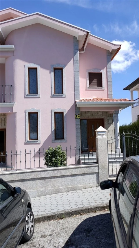 Moradia T3 para Venda em Moimenta da Beira