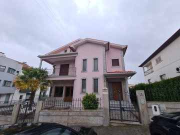 Moradia T3 para Venda em Moimenta da Beira