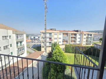 Moradia T3 para Venda em Moimenta da Beira