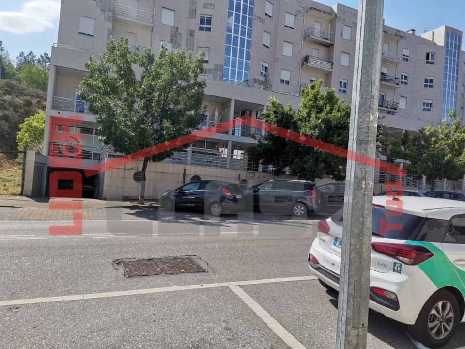 Garagem para Arrendamento em Mirandela Foto 1