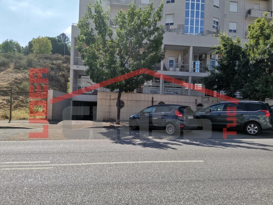 Garagem para Arrendamento em Mirandela Foto 2