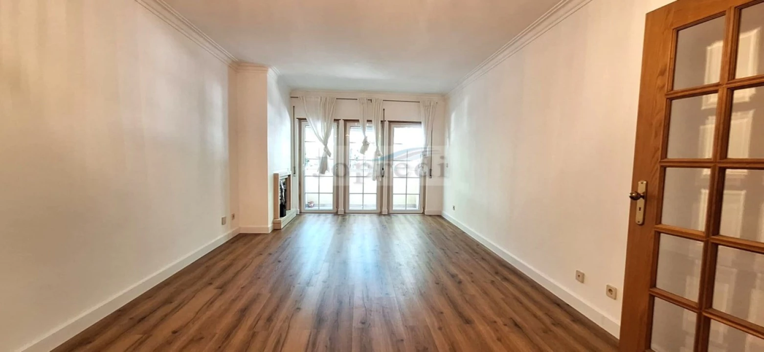 Apartamento T1 para Arrendamento em Oeiras e São Julião da Barra, Paço de Arcos e Caxias Foto 2