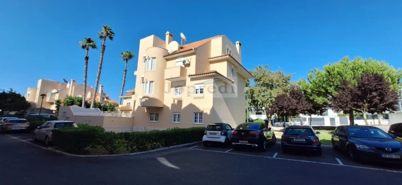 Apartamento T1 para Arrendamento em Oeiras e São Julião da Barra, Paço de Arcos e Caxias