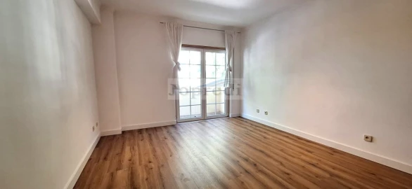 Apartamento T1 para Arrendamento em Oeiras e São Julião da Barra, Paço de Arcos e Caxias