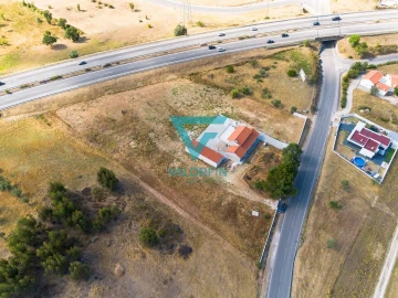 Moradia T4 para Venda em Nossa Sra de Fatima