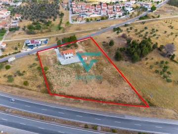 Moradia T4 para Venda em Nossa Sra de Fatima