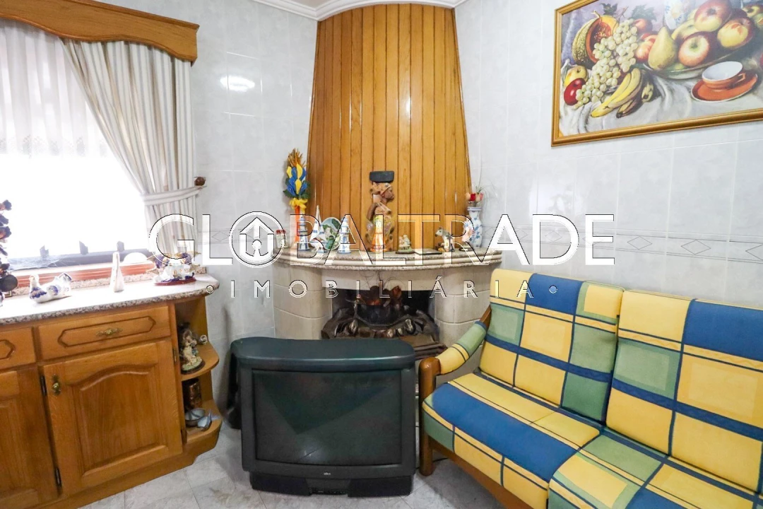 Moradia T4 para Venda em O. Azeméis, Riba-Ul, Ul, Macinhata Seixa, Madail Foto 16