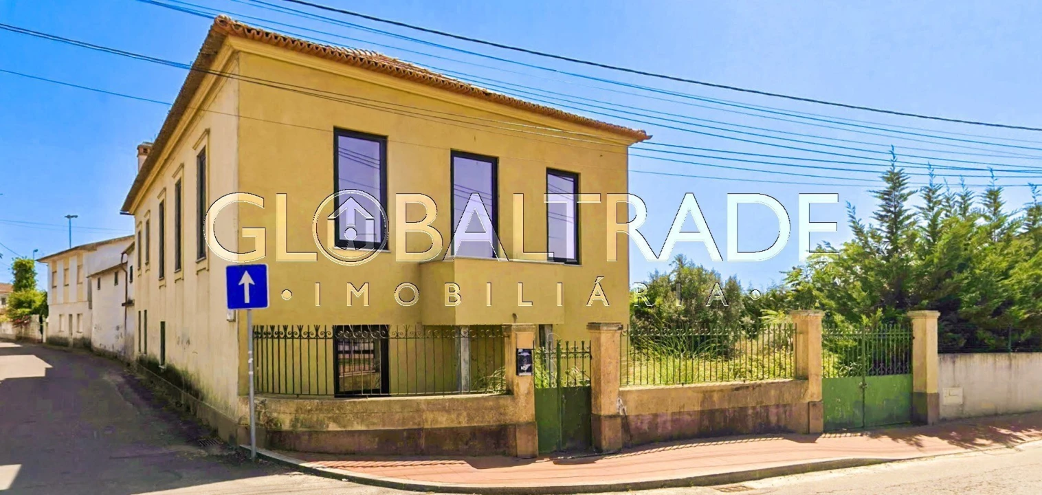 Moradia T9 para Venda em Avanca Foto 1