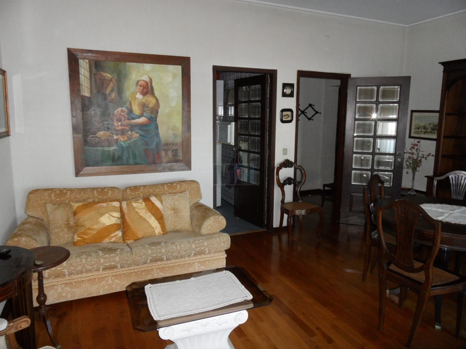 Apartamento T2 para Venda em Santo Antonio dos Olivais Foto 2