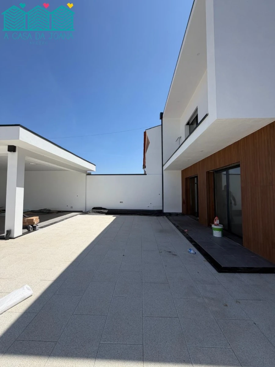 Moradia T4 para Venda em Gafanha da Encarnação Foto 27