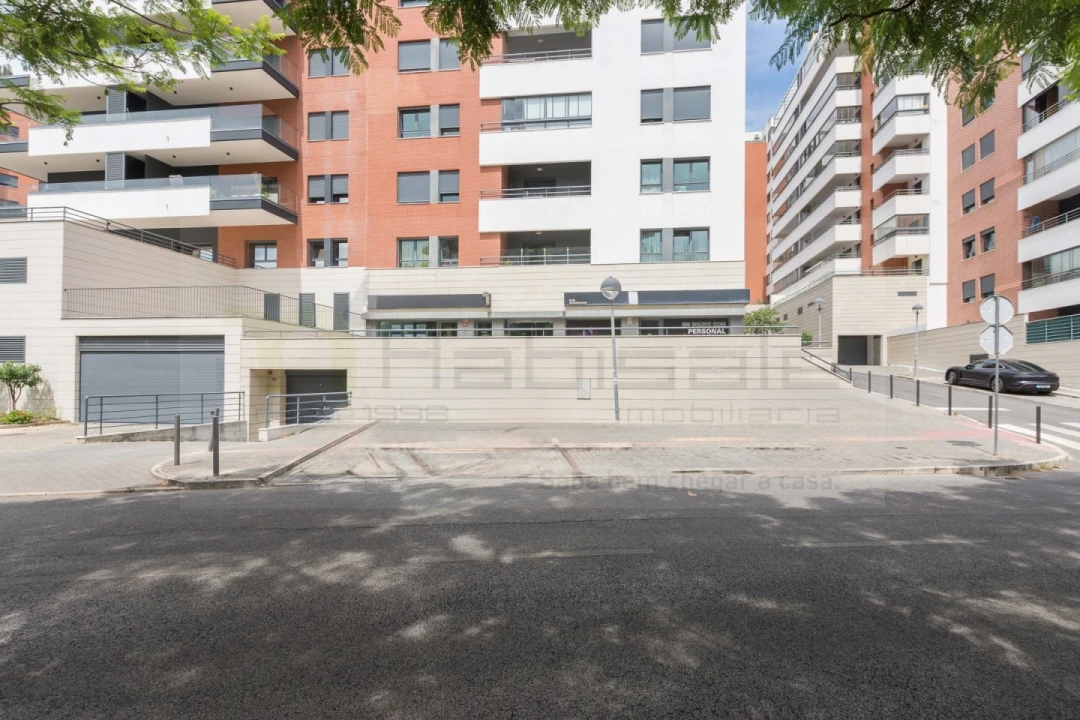 Loja para Venda em Odivelas Foto 4