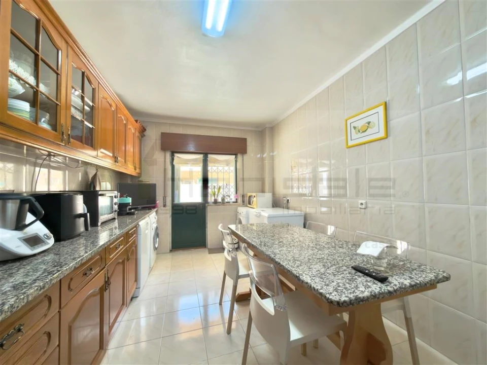 Apartamento T3 para Venda em Venteira Foto 7