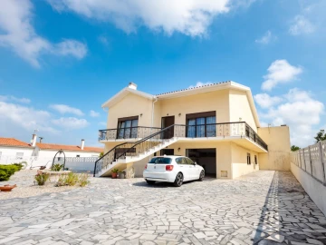Moradia T7 para Venda em Marinha das Ondas