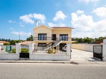 Moradia T7 para Venda em Marinha das Ondas