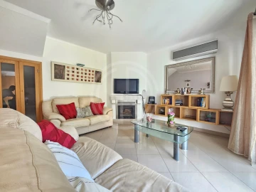 Moradia T3 para Venda em Quarteira