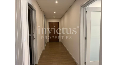 Apartamento T3 para Venda em Cedofeita, Santo Ildefonso, Sé, Miragaia, São Nicolau e Vitória