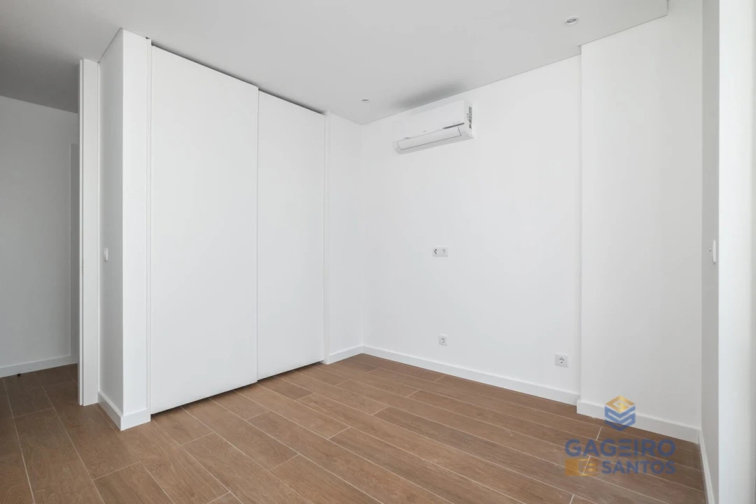 Apartamento T2 para Venda em São Martinho do Porto Foto 4