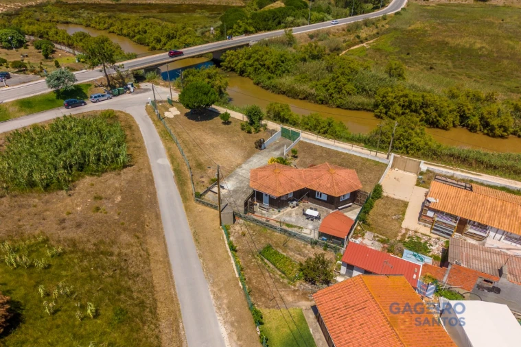 Moradia T2 para Venda em Tornada e Salir do Porto Foto 26